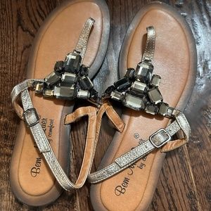 Rhinestone flat sandals - Size 7